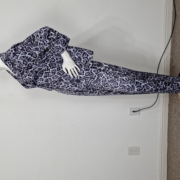 Van Winkle & Co Purple Black Animal Print Mobwife Top & Pants Pajama Set Size M - Picture 5 of 15